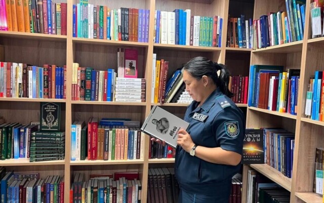 Шыңғырлаулық тәртіп сақшылары «Кітап оқитын ұлт» жобасына қолдау білдірді