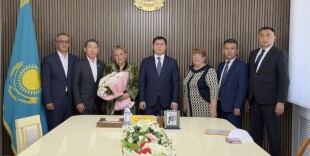 Саналы ғұмырын қаржы саласына арнаған маманға құрмет көрсетілді