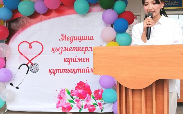 Жалпақталдық ақ халатты абзал жандарға құрмет көрсетілді
