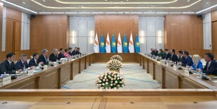 Глава государства и Президент Кипра провели переговоры в расширенном составе