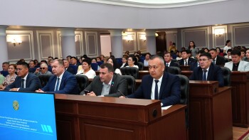 министр труда - Мади Салык (2)