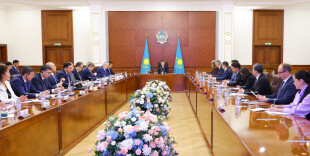 Инвесторлармен ынтымақтастық дамудың жаңа кезеңіне қадам басады: Олжас Бектенов Инвестициялық ахуалды жақсарту жөніндегі кеңестің отырысын өткізді