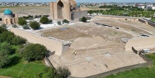 В Туркестане до конца года отреставрируют древнюю крепостную стену
