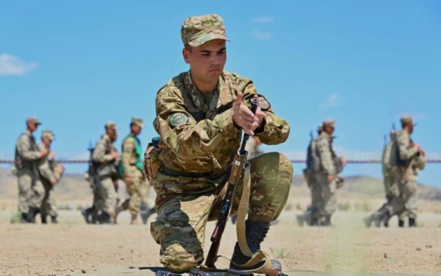 Ключевой этап боевой подготовки: военнослужащие Вооруженных Сил Казахстана приступили к подготовке по специальности