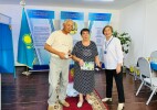Ақбұлақтағы сайлау: Мороз отбасы жаңа әкімнен жол мәселесін шешуді күтеді