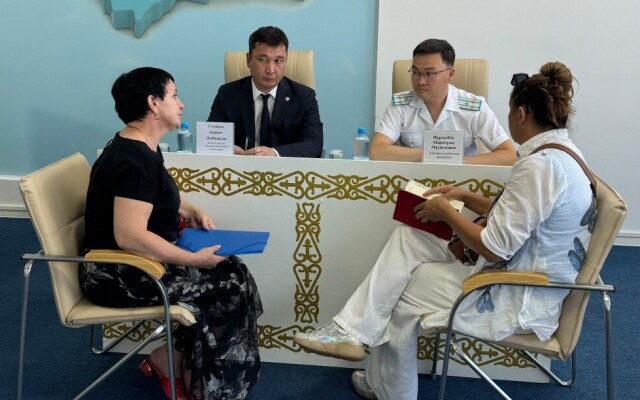БҚО прокурорының орынбасары бәйтеректіктерді қабылдады