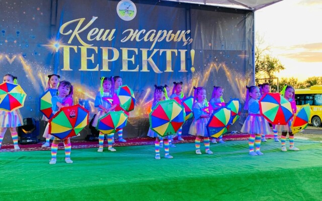 Теректі ауданы: Жаңа Өмір мен Ұзынкөл ауылының өнерпаздары мерекелік кеш өткізді