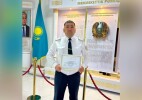 БҚО-да бесінші қабаттан құлай жаздаған баланы құтқарған полицей марапатталды