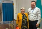 Бөрлілік ақ жаулықты әжелер сайлаудан қалыс қалмады