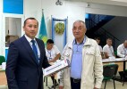 БҚО-да алғашқы сайлаушыларға сыйлықтар табысталды