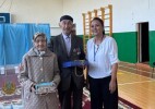 Бәйтерек ауданында қариялар дауыс беруге келді
