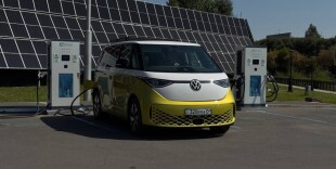 В РК презентовали первую в СНГ автономную солнечную станцию для электромобилей