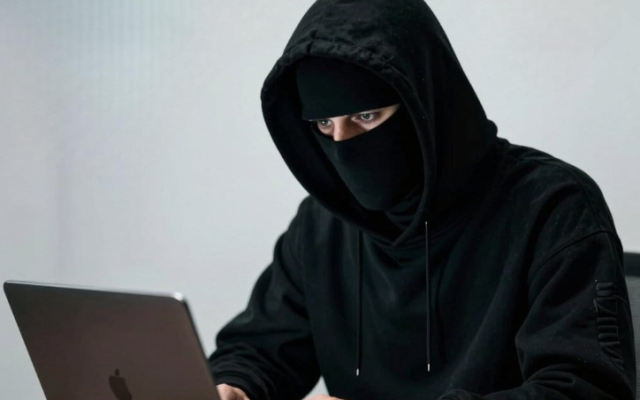 Когда убийца становится кумиром: как интернет романтизирует терроризм и создает опасную культуру подражания