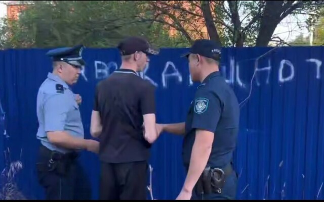 Полиция ЗКО продолжает работу по предупреждению и выявлению фактов незаконного нанесения надписей и граффити