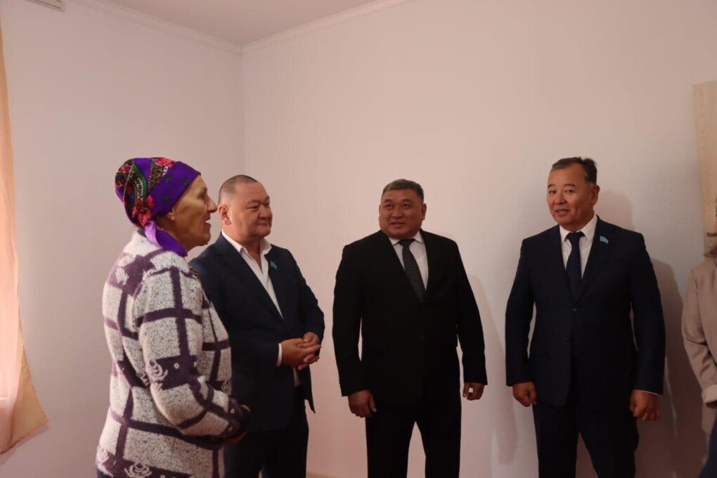 Айнабұлақ баспана табысталды (2)