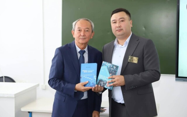 Бөкей ордасы: Ұлағатты ұстаз Бақытжан Сиықұлының 95 жылдығына арналған еске алу шарасы өтті