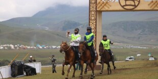 Сборная Казахстана завоевала «золото» в 300-километровом конном пробеге на Играх кочевников