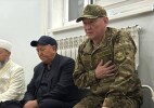 Қорғаныс министрі қаза болған әскери қызметшілердің отбасыларымен кездесті