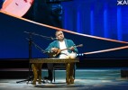 Дәстүрлі әнші Қайрат Кәкімов жаһандық рекорд орнату жолында 100 әнді орындап шықты