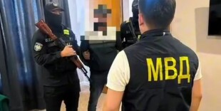 В Шымкенте у известного тамады изъяты предположительно наркотические вещества