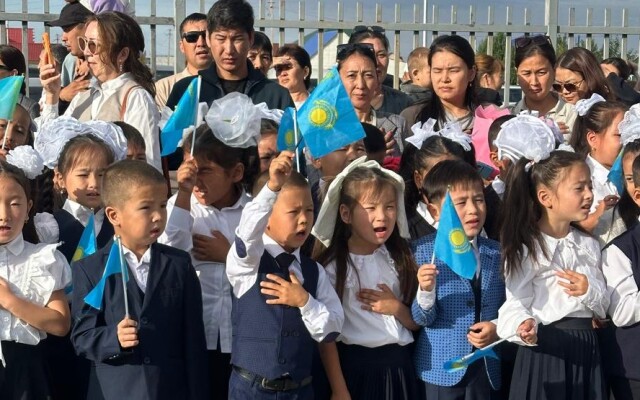 Алғашқы қадам: Бөрлі ауданында 900-ге жуық бүлдіршін 1-сыныпқа барды