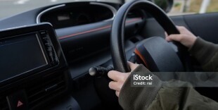 В Казахстане от пассажирских заказов отключили более 70 тысяч праворульных автомобилей
