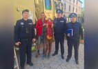 Полицейские помогли французским туристам найти потерянное портмоне в Уральске