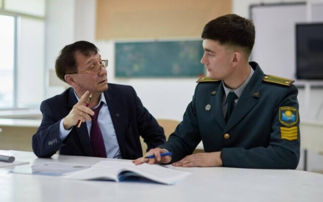 День учителя: школа будущих офицеров правопорядка начинается с преподавателя