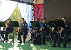 В Уральске военнослужащие Национальной гвардии поздравили пожилых людей