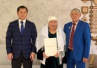 Шыңғырлау ауданының әкімі 80 жасқа толған ардақты ананы мерейтойымен құттықтады
