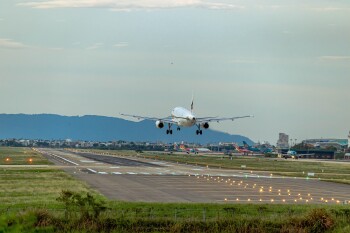 huynhkimdaihuu30051999-landing-4381139_1920