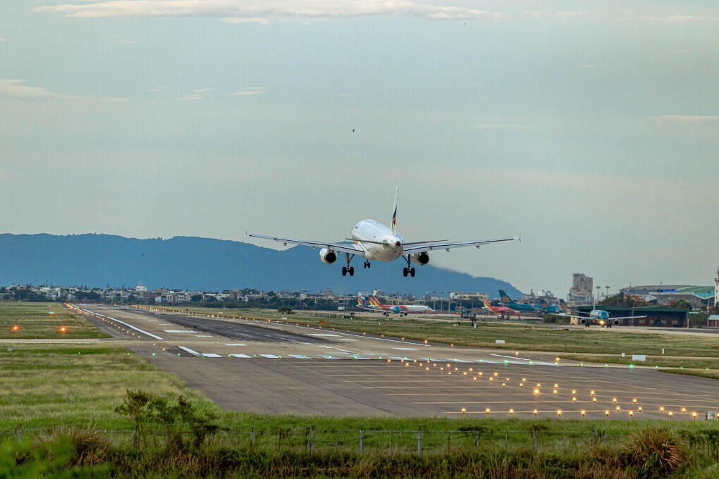 huynhkimdaihuu30051999-landing-4381139_1920