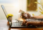 Онлайн саудаға тәуелділік қалай қалыптасады? Психиатр түсіндірді